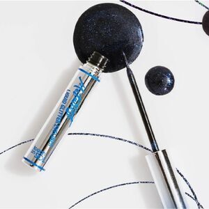 Touch in Sol Metallist Liquid Glitter Liner in Saphire